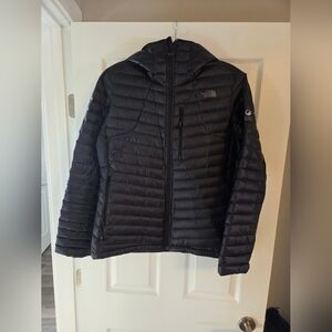 The North Face Down Jacket With Hood. Size Large.